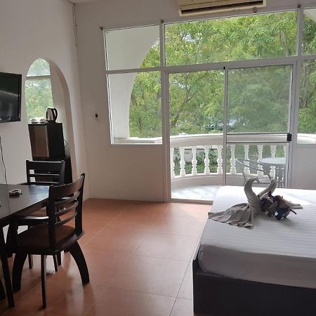 Doubleshot Guesthouse Jomtien Pattaya Eksteriør bilde