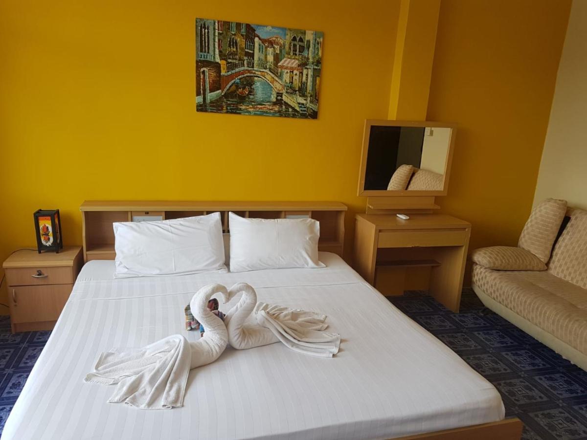 Doubleshot Guesthouse Jomtien Pattaya Eksteriør bilde