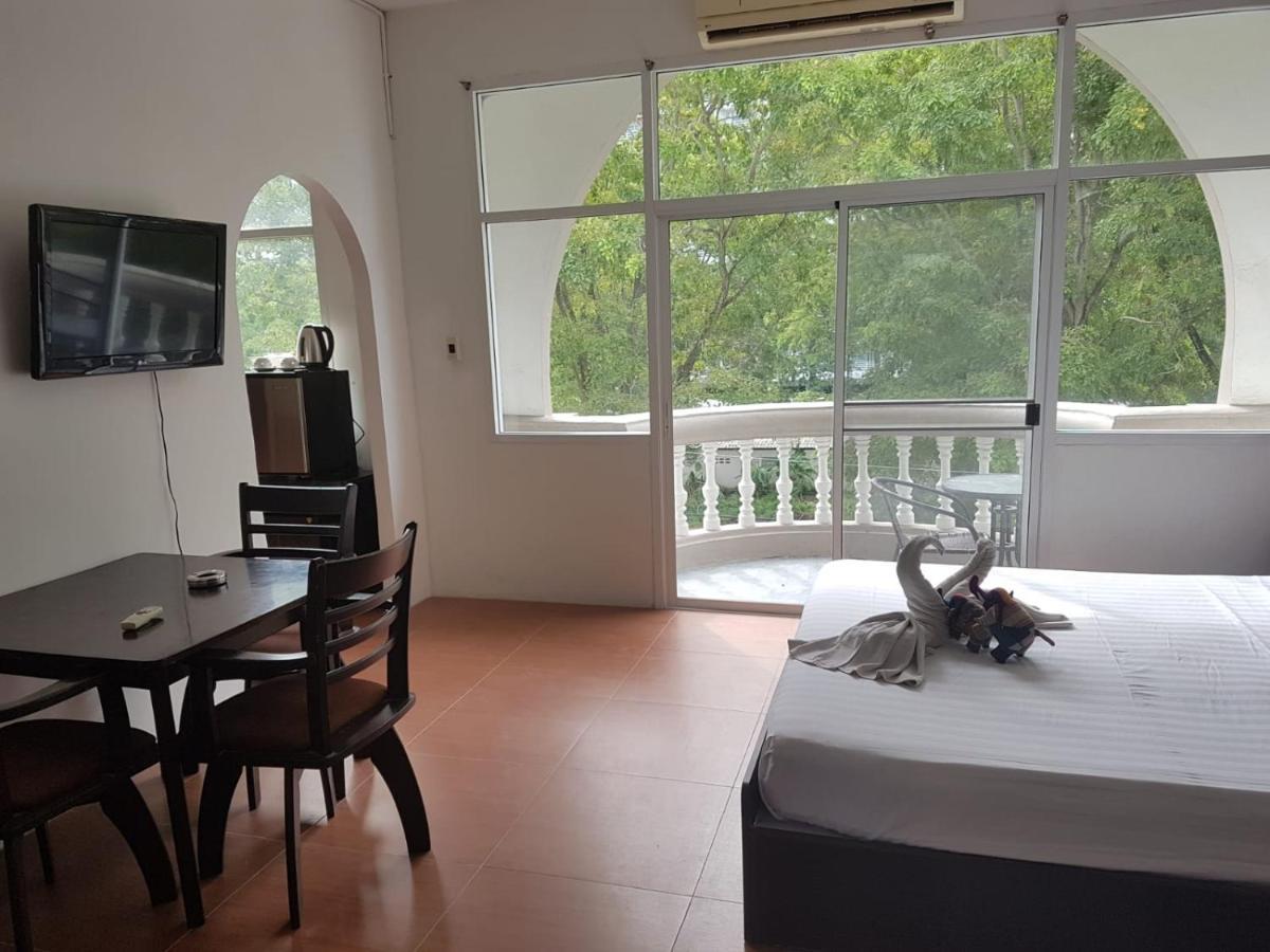 Doubleshot Guesthouse Jomtien Pattaya Eksteriør bilde