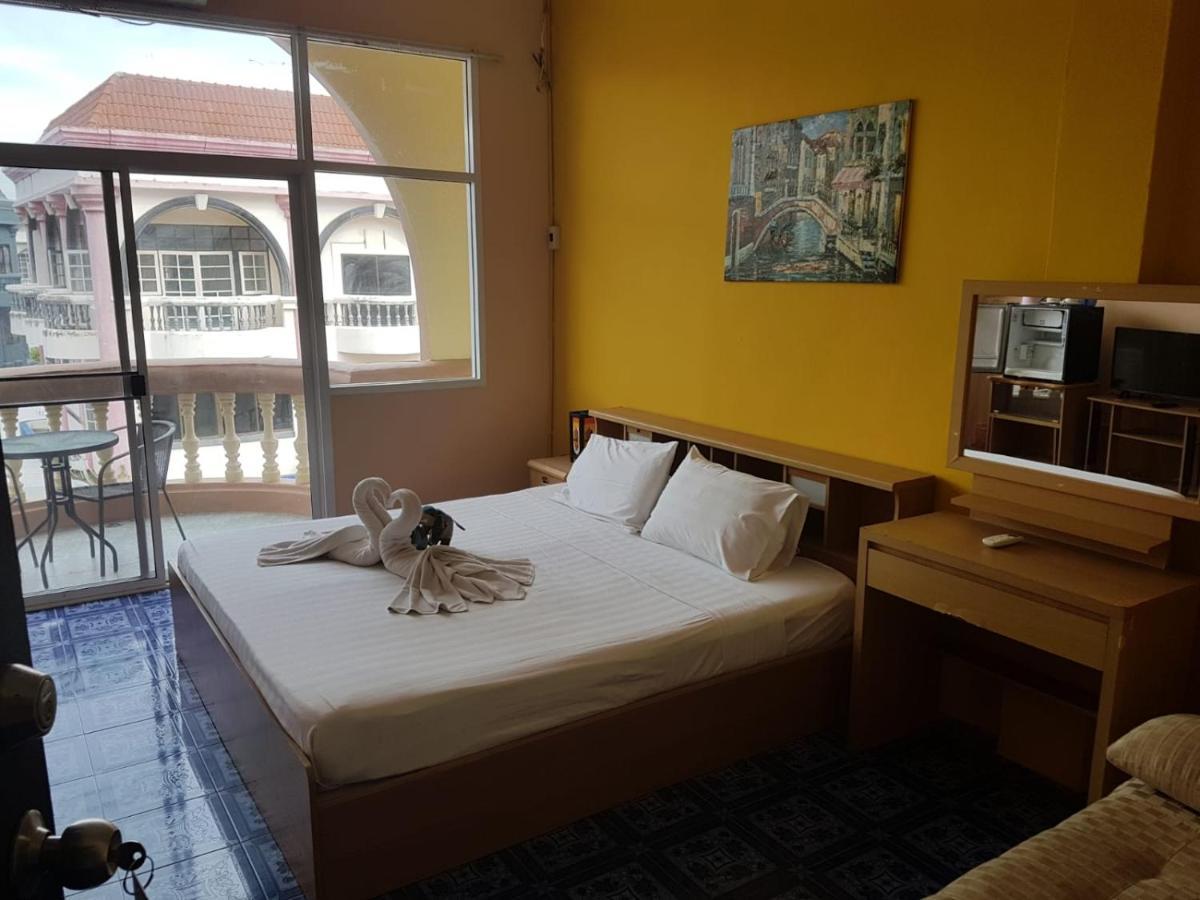 Doubleshot Guesthouse Jomtien Pattaya Eksteriør bilde